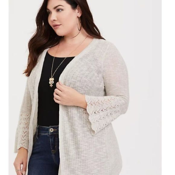 TORRID GREY BELL SLEEVE POINTELLE CARDIGAN OPEN FRONT WOMENS SIZE 2 US 2X - Picture 4 of 11